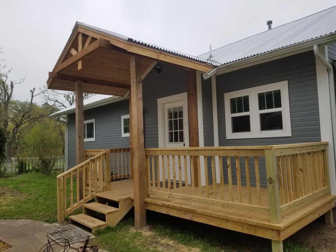 Decks and Patios Gallery image